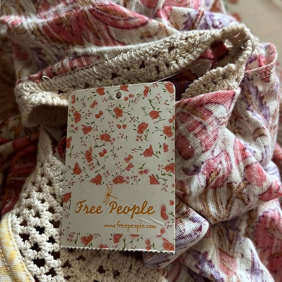 🎉HP🎉NWT Free People Leilani Floral Lace Crop Top - Picture 15 of 15